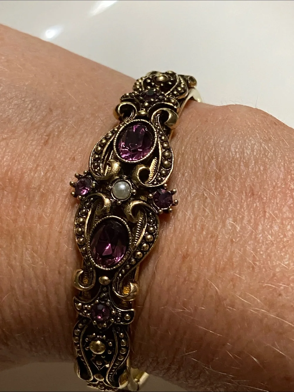 VTG Avon Gold-Tone Purple Stone Filigree Bangle Bracelet